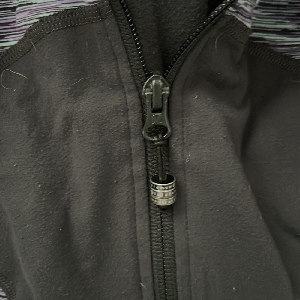 Lululemon warm up jacket - Picture 3 of 5